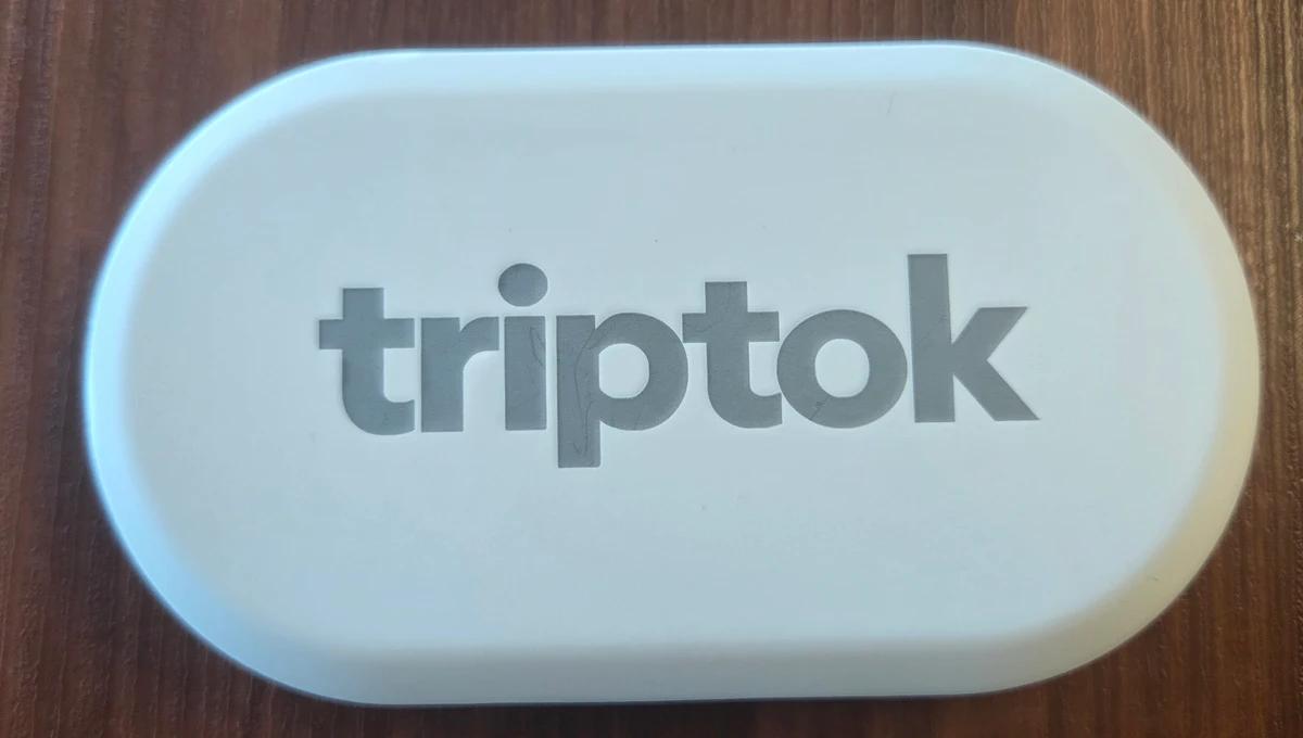 트립톡 로고가 보이는 와이파이 에그 후면